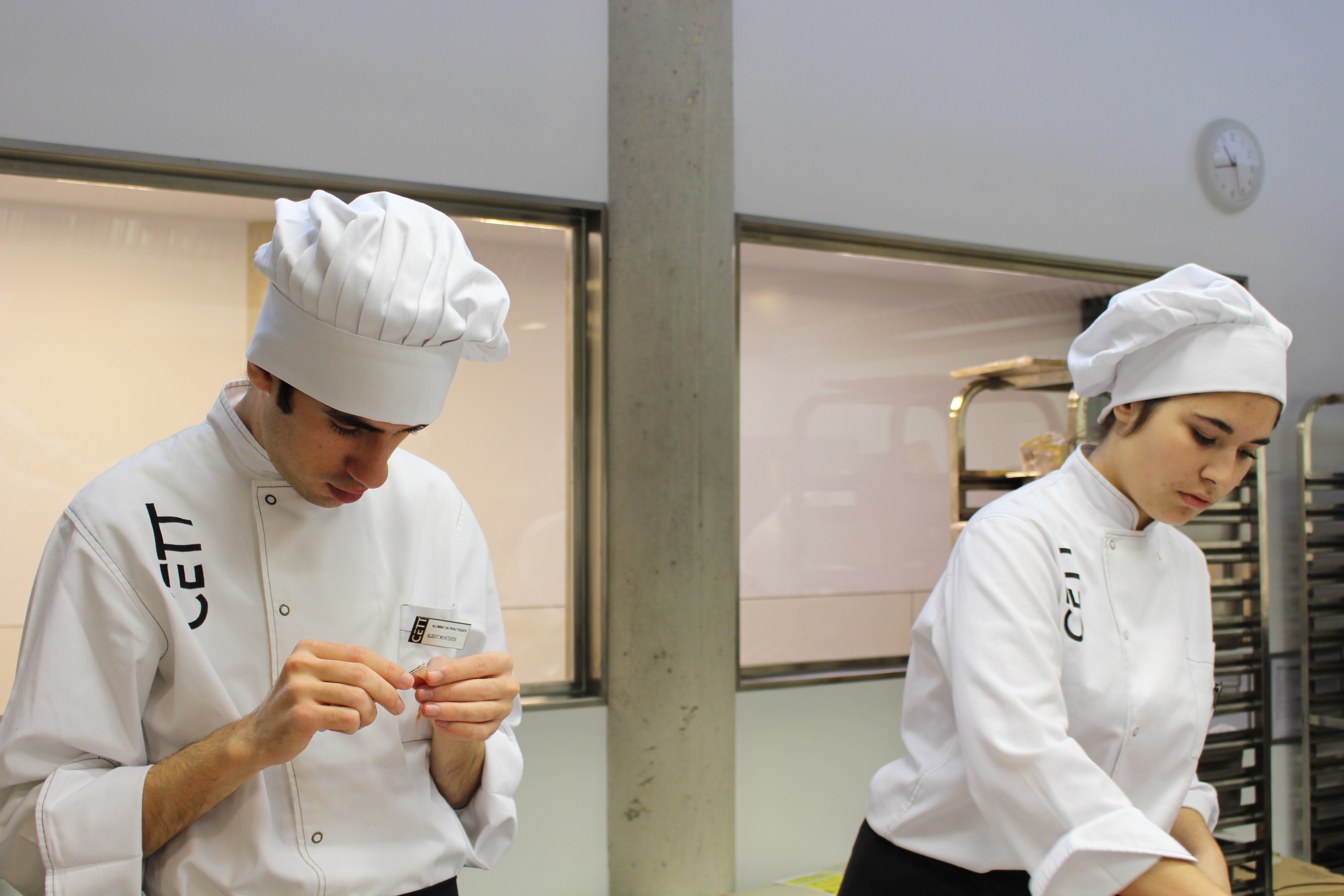 Fotografía de: El pop-up de los alumnos de cuarto del Grado en Ciencias Culinarias y Gastronómicas del CETT deslumbra a foodies y periodistas gastronómicos | CETT
